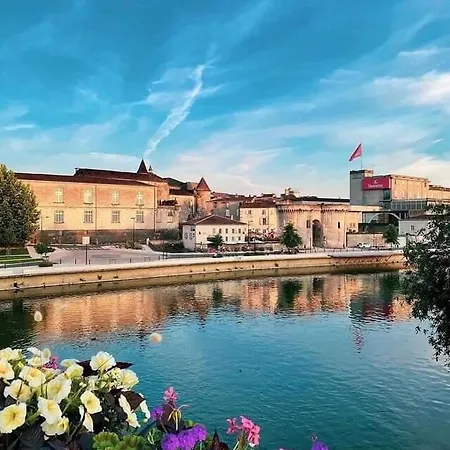 X O #hyper-centre #netflix *