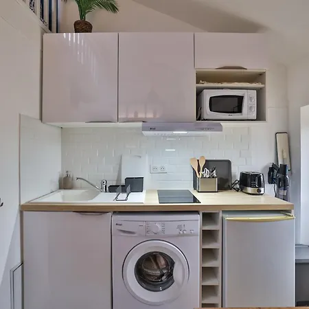 X O #hyper-centre #netflix Apartment Cognac