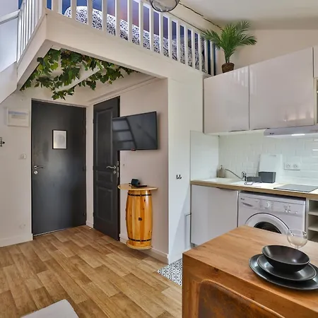 X O #hyper-centre #netflix Apartment *