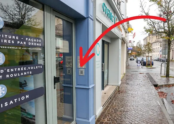 X O #hyper-centre #netflix Cognac