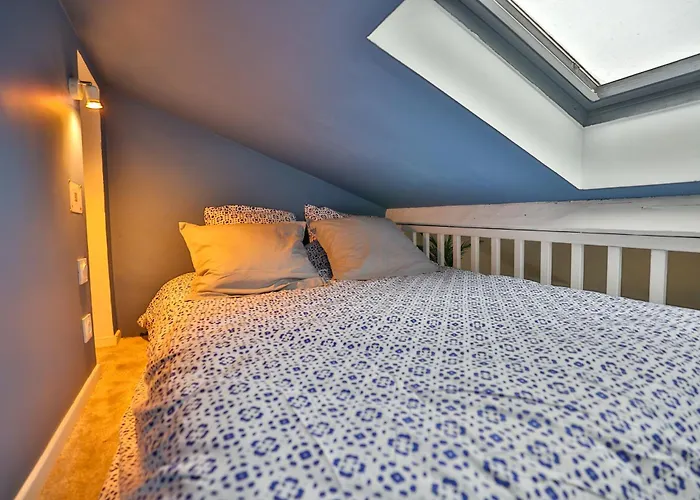 X O #hyper-centre #netflix * Cognac