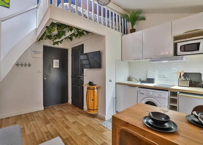 X O #hyper-centre #netflix Apartment *